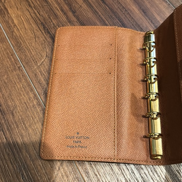 Louis Vuitton Authentic Monogram Agenda also can be Passport holder. - Picture 7 of 11